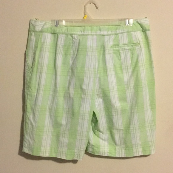 Izod Golf Shorts - Picture 3 of 6